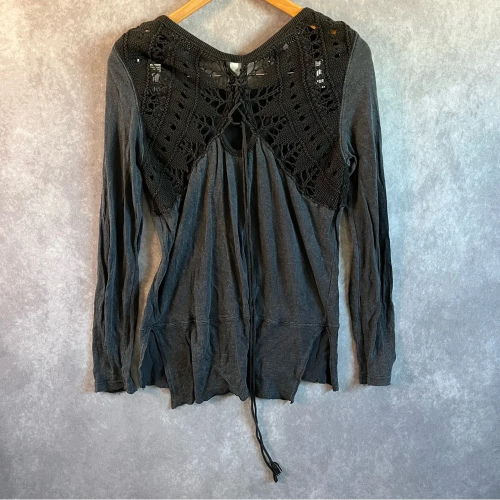 Free People Long Sleeve Top Black Lace Up Back‎ Crochet Accents Womens Sz Medium
